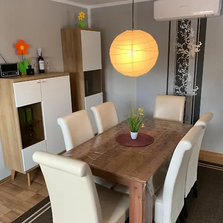 Am Romanus Freibad Lägenhet *