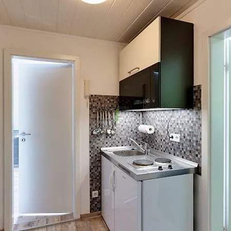 Am Romanus Freibad Lägenhet *